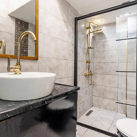 Stylish Flat W Jacuzzi 5 Min To Nisantasi * Stambuł